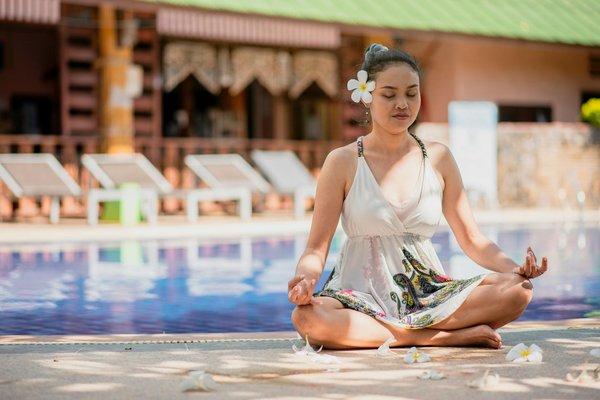 Comparaison de l'eau détox et du thé détox pour la perte de poids